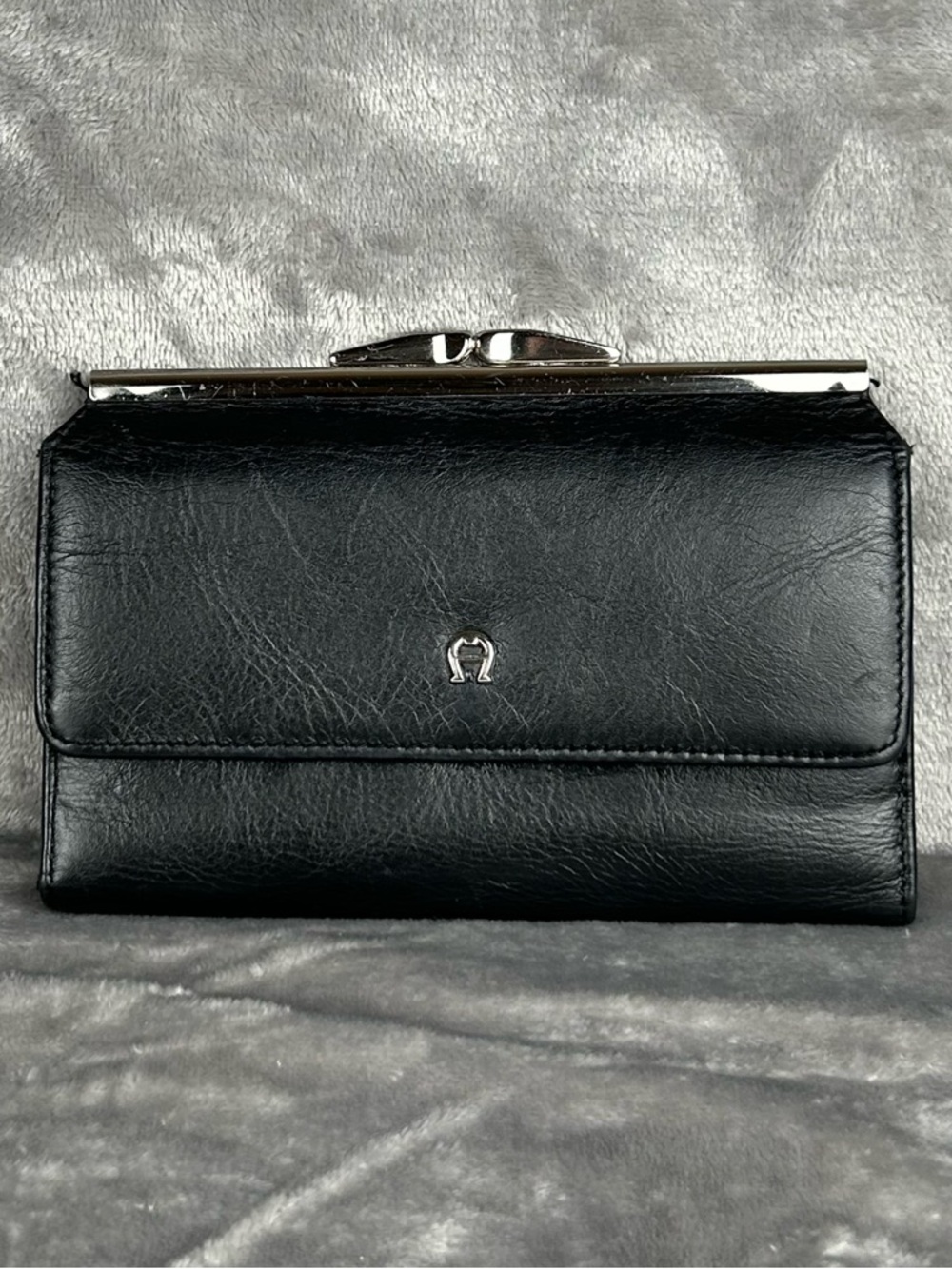 Vintage Etienne Aigner Black Leather Wallet Kiss Lock Silver Tone Hardware